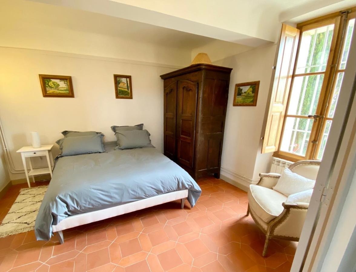 Domaine Les Muriers Bed & Breakfast 2*